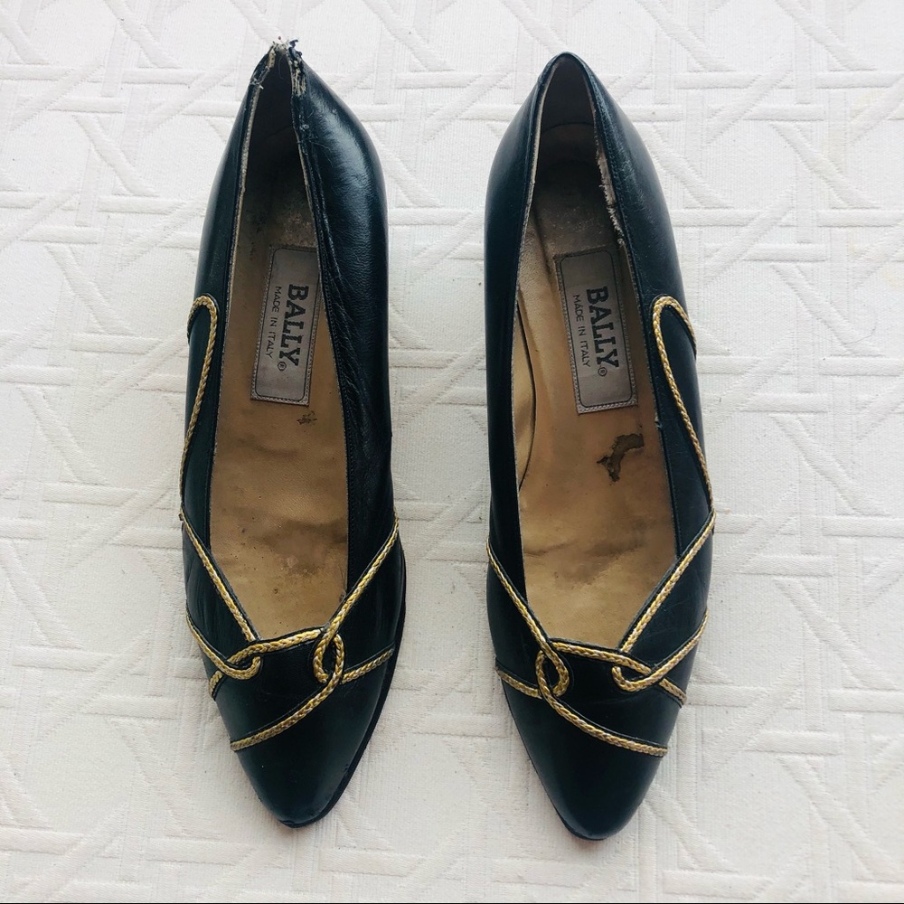 Refurbished Vintage BALLY low black pumps